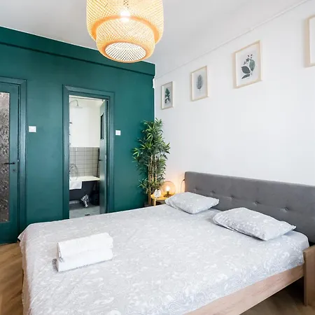 Heart Of Calea Victoriei - Elegant Urban Apartment Bukarest