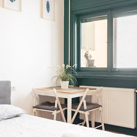 Heart Of Calea Victoriei - Elegant Urban Apartment