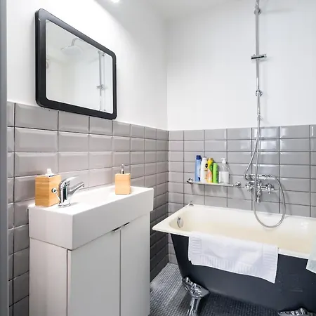 Heart Of Calea Victoriei - Elegant Urban *