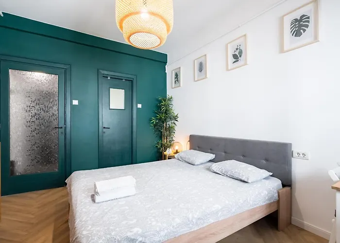 Downtown Greenery - Cozy Comfy Central شقة بوخارست