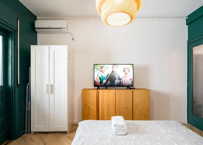 Heart of Calea Victoriei - Elegant Urban Studio Apartament
